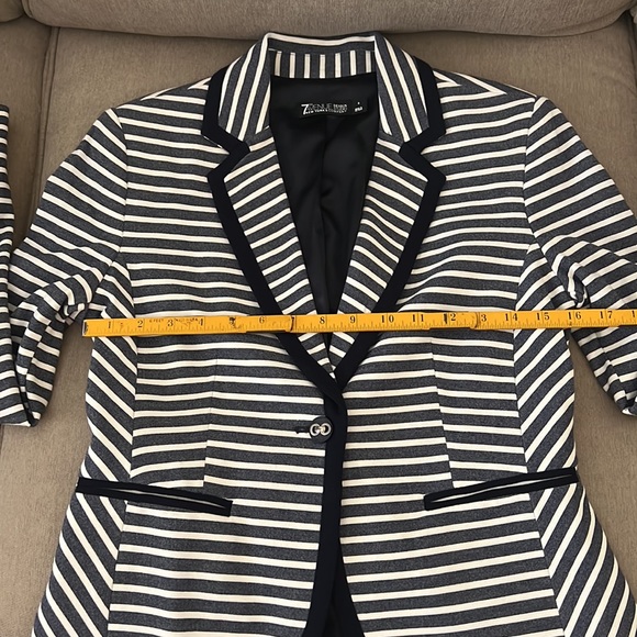 NWOT New York and Company Knit Striped Blazer - Picture 8 of 10